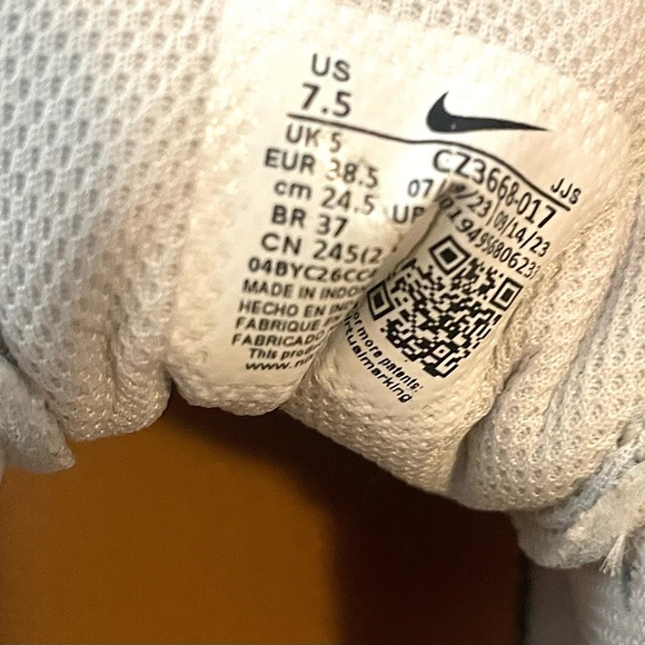 Nike leopard print sneakers. Size 7.5. - Picture 5 of 9